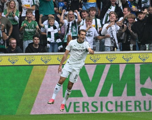 19.09.2026; Moenchengladbach; Fussball, Herren, Saison 2026 2027, Borussia Moenchengladbach vs. 1. FSV Mainz 05 Torjubel bei Torschuetze Florian Neuhaus (Gladbach) nach seinem Tor zum 1-0 DFL regulations prohibit any use of photographs as image sequences and or quasi-video. ista-Borussia-Park Nordrhein-Westfalen Deutschland