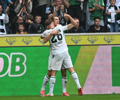 19.09.2026; Moenchengladbach; Fussball, Herren, Saison 2026 2027, Borussia Moenchengladbach vs. 1. FSV Mainz 05 Torjubel bei Torschuetze Florian Neuhaus (Gladbach, hinten) nach seinem Tor zum 1-0; hier mit Lukas Ullrich (Gladbach, 26) DFL regulations prohibit any use of photographs as image sequences and or quasi-video. ista-Borussia-Park Nordrhein-Westfalen Deutschland