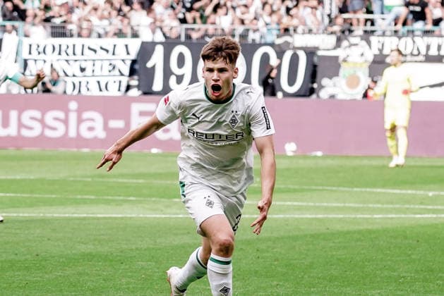 Deutschland: Fussball Saison 2026 2027 , 1. Bundesliga , 4. Spieltag , Borussia Mönchengladbach vs. 1. FSV Mainz 05 - ista-Borussia-Park (Mönchengladbach) : Lukas Ullrich (Borussia Mönchengladbach, 26) Tor und Torjubel zum 1:0, Tor, Torjubel, Jubel, Freude, Emotionen Mönchengladbach ista-Borussia-Park Deutschland Germany Copyright: xBennetxLongx