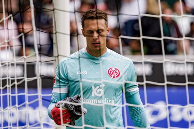 Deutschland: Fussball Saison 2026 2027 , 1. Bundesliga , 4. Spieltag , Borussia Mönchengladbach vs. 1. FSV Mainz 05 - ista-Borussia-Park (Mönchengladbach) : Alexander Schwollow (1. FSV Mainz 05, 1) Mimik, Gesichtsausdruck, Emotion, nach dem Gegentor Mönchengladbach ista-Borussia-Park Deutschland Germany Copyright: xBennetxLongx