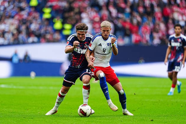 Alessio Castro-Montes (1. FC Köln, 17), Albert Gronbaek (Hamburger SV, 11) GER, Hamburger SV vs. 1. FC Köln, Fußball, 1. Bundesliga, Spieltag 04, Saison 2026 2027, 19.09.2026 DFL REGULATIONS PROHIBIT ANY USE OF PHOTOGRAPHS AS IMAGE SEQUENCES AND OR QUASI-VIDEO GER, Hamburger SV vs. 1. FC Köln, Fußball, 1. Bundesliga, Spieltag 04, Saison 2026 2027, 19.09.2026 Hamburg Copyright: xEibner-Pressefoto MarcelxvonxFehrnx EP_MFN