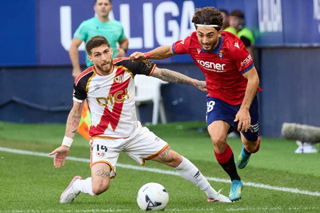 LaLiga EASports 2026 27 CA Osasuna v Rayo Vallecano Raul Moro (18. OSA) (R) dribbles past Giorgi Tsitaishvili (14. RAY) (L) during the football match of LaLiga EA Sports between CA Osasuna and Rayo Vallecano played at El Sadar stadium in Pamplona (Spain) on Sep 19 2026. Credit: Inigo Alzugaray Agencia LOF Pamplona LaLiga EASports 2026 27 CA Osasuna v Rayo Vallecano Copyright: xINIGOxALZUGARAYx
