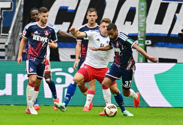 19.09.2026,GER Fußball, Männer, 1.BL, Spieltag 4 , Saison 2026 2027, Hamburg, Hamburger SV vs 1.FC Köln Nicolai Remberg (HSV 21) versucht sich gegen Linton Maina (Koeln 37) durchzusetzen DFB DFL regulations prohibit any use of photographs as image sequences and or quasi-video) Hamburg Volksparkstadion Hamburg Deutschland Copyright: xnordphotoxGmbH xWitkex