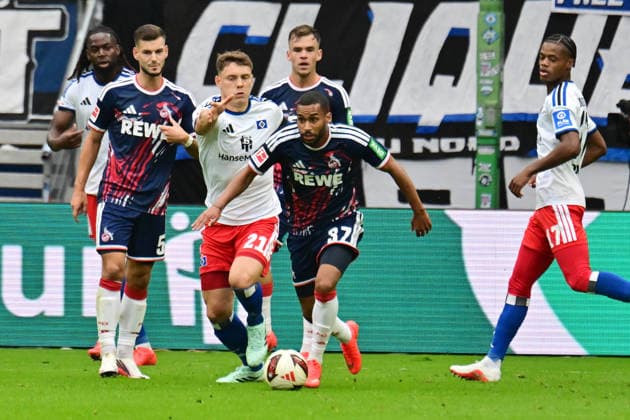 19.09.2026,GER Fußball, Männer, 1.BL, Spieltag 4 , Saison 2026 2027, Hamburg, Hamburger SV vs 1.FC Köln Nicolai Remberg (HSV 21) versucht sich gegen Linton Maina (Koeln 37) durchzusetzen DFB DFL regulations prohibit any use of photographs as image sequences and or quasi-video) Hamburg Volksparkstadion Hamburg Deutschland Copyright: xnordphotoxGmbH xWitkex