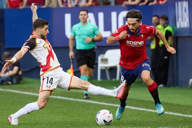 LaLiga EASports 2026 27 CA Osasuna v Rayo Vallecano Giorgi Tsitaishvili (14. RAY) (L) makes a tackle on Raul Moro (18. OSA) (R) during the football match of LaLiga EA Sports between CA Osasuna and Rayo Vallecano played at El Sadar stadium in Pamplona (Spain) on Sep 19 2026. Credit: Inigo Alzugaray Agencia LOF Pamplona LaLiga EASports 2026 27 CA Osasuna v Rayo Vallecano Copyright: xINIGOxALZUGARAYx