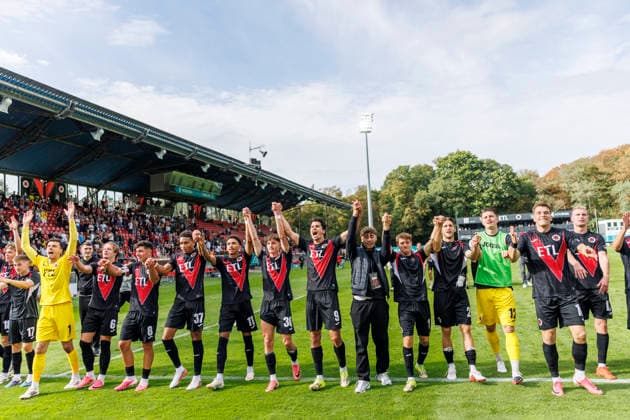 KOELN, GERMANY - SEPTEMBER 19, 2026: Viktoria Koeln celebrates the 3-0 victory during the 3rd division match on gameday 7 between Viktoria Koeln vs. FC Ingolstadt at the Sportpark Hoehenberg on September 19, 2026 in Koeln, Germany. DFL REGULATIONS PROHIBIT ANY USE OF PHOTOGRAPHS AS IMAGE SEQUENCES AND OR QUASI-VIDEO. Nordrhein-Westfalen Germany Copyright: xAxelxKohringx