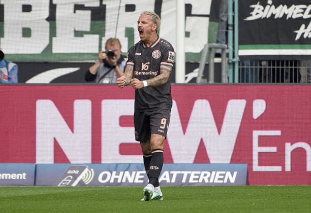 19.09.2026, xhbx, Fussball 1.Bundesliga, Borussia Moenchengladbach - 1.FSV Mainz 05 v.l. Torjubel, Goal celebration, celebrate the goal 1:1 durch Phillip Tietz (FSV Mainz 05) (DFL DFB REGULATIONS PROHIBIT ANY USE OF PHOTOGRAPHS as IMAGE SEQUENCES and or QUASI-VIDEO) Moenchengladbach