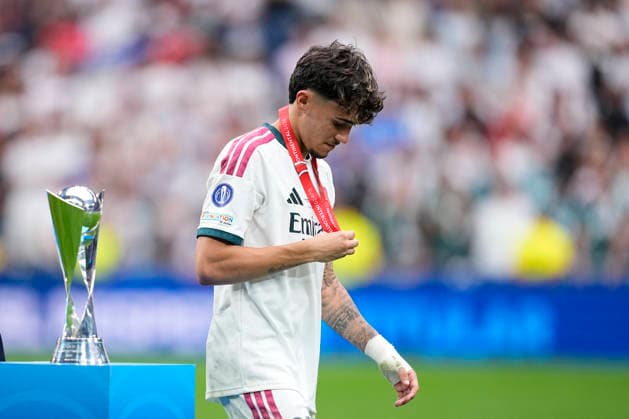 September 19, 2026, Madrid, Madrid, Spain: Liberto Navascues of Real Madrid receives the winners medal during the Under-20 Intercontinental Cup Final 2026, football match between Real Madrid and Santiago Wonders at Bernabeu stadium on September 19, 2026, in Madrid, Spain. Madrid Spain - ZUMAa181 20260919_zaa_a181_126 Copyright: xOscarxJ.xBarrosox