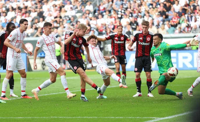 19.09.2026, Fussball Bundesliga, Eintracht Frankfurt - SC Freiburg, v.l., Goal scored, scores a goal, Tor zum 2:1 durch Jonathan Burkardt (Eintracht Frankfurt) DFL DFB REGULATIONS PROHIBIT ANY USE OF PHOTOGRAPHS AS IMAGE SEQUENCES AND OR QUASI-VIDEO. xdcx Copyright: HMBxMedia Claus
