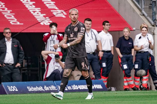 Deutschland: Fussball Saison 2026 2027 , 1. Bundesliga , 4. Spieltag , Borussia Mönchengladbach vs. 1. FSV Mainz 05 - ista-Borussia-Park (Mönchengladbach) : Phillip Tietz (1. FSV Mainz 05, 9) Tor, Torjubel, Jubel, Freude, Emotionen, Tor und Torjubel zum 1:1 Mönchengladbach ista-Borussia-Park Deutschland Germany Copyright: xBennetxLongx