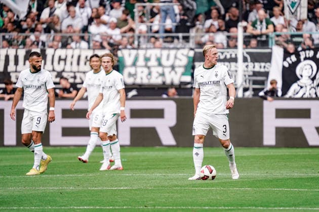 Deutschland: Fussball Saison 2026 2027 , 1. Bundesliga , 4. Spieltag , Borussia Mönchengladbach vs. 1. FSV Mainz 05 - ista-Borussia-Park (Mönchengladbach) : Gladbacher Mannschaft nach dem Gegentreffer, Mimik, Gesichtsausdruck, Emotion Mönchengladbach ista-Borussia-Park Deutschland Germany Copyright: xBennetxLongx