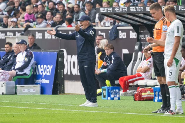 Urs Fischer (1. FSV Mainz 05, Trainer) ist nicht zufrieden. Borussia Moenchengladbach vs. 1. FSV Mainz 05, Fussball, 1. Bundesliga, 04. Spieltag, Saison 2026 2027, 19.09.2026 DFL DFB Regulations prohibit any use of Photographs as image sequences and or Quasivideo Borussia Moenchengladbach vs. 1. FSV Mainz 05, Fussball, 1. Bundesliga, 04. Spieltag, Saison 2026 2027, 19.09.2026 Moenchengladbach Copyright: xEibner-Pressefoto ThomasxHaeslerx EP_THR