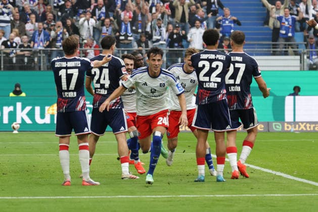 2026.09.19 xfsx Fussball 1. Bundesliga Hamburger Sportverein - 1.FC Koeln v.l. Der HSV feiert das 1:0 durch Nicolas Capaldo (Hamburger SV, 24) (DFL DFB regulations prohibit any use of photographs as image sequences and or quasi-video. Copyright: HMBxMedia FernandoxSoares