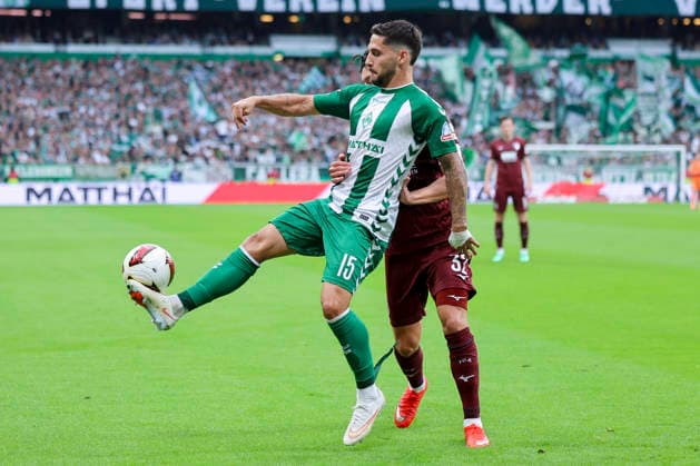 Ludovit Reis (Werder Bremen) und Fabian Rieder (FC Augsburg) kaempfen um den Ball waehrend des spiels der 1. Bundesliga zwischen SV Werder Bremen und FC Augsburg, Weserstadion am 19. September 2026 in Bremen, Deutschland. (Foto von Marco Steinbrenner DeFodi Images) +++ Ludovit Reis (Werder Bremen) und Fabian Rieder (FC Augsburg) battle for the ball during the Bundesliga match between SV Werder Bremen and FC Augsburg at Weserstadion on September 19, 2026 in Bremen, Germany. (Photo by Marco Steinbrenner DeFodi Images) DFB DFL REGULATIONS PROHIBIT ANY USE OF PHOTOGRAPHS AS IMAGE SEQUENCES AND OR QUASI-VIDEO. (Photo by Marco Steinbrenner DeFodi Images) -