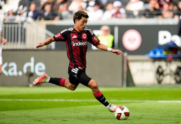 Ritsu Doan (Eintracht Frankfurt, 20) am Ball. GER, Eintracht Frankfurt vs SC Freiburg, 1. Bundesliga, 4. Spieltag, Saison 2026-27, Deutsche Bank Park, Frankfurt, 19.09.2026 DFL REGULATIONS PROHIBIT ANY USE OF PHOTOGRAPHS AS IMAGE SEQUENCES AND OR QUASI-VIDEO Eintracht Frankfurt vs SC Freiburg, 1. Bundesliga, 4. Spieltag, Saison 2026-27, 19.09.2026 Frankfurt am Main Copyright: xEibner-Pressefoto ScottxColemanx EP_SCN