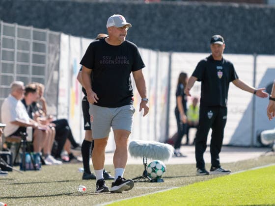 Trainer Sascha Hildmann (SSV Jahn Regensburg) GER, Fussball, VfB Stuttgart II vs. SSV Jahn Regensburg, 3. Liga, 7. Spieltag, Saison 2026 2027, 19.09.2026 GER, Fussball, VfB Stuttgart II vs. SSV Jahn Regensburg, 3. Liga, 7. Spieltag, Saison 2026 2027, 19.09.2026 Aspach Copyright: xCarstenxSchweringx EP_CSG