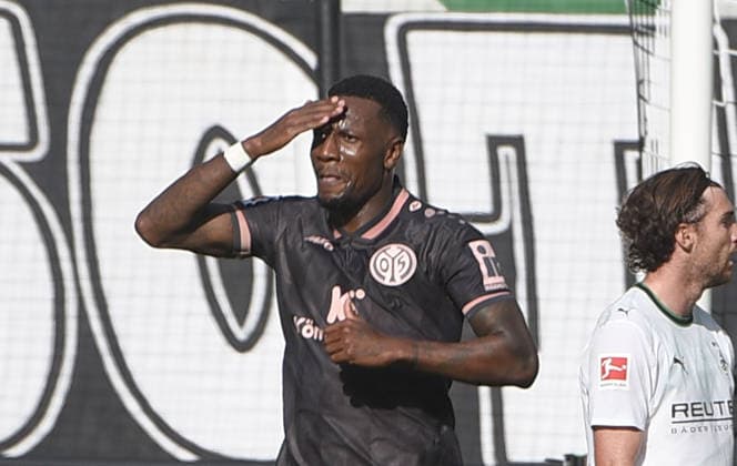 19.09.2026, xhbx, Fussball 1.Bundesliga, Borussia Moenchengladbach - 1.FSV Mainz 05 v.l. Torjubel, Goal celebration, celebrate the goal 1:2 durch Sheraldo Becker (FSV Mainz 05) (DFL DFB REGULATIONS PROHIBIT ANY USE OF PHOTOGRAPHS as IMAGE SEQUENCES and or QUASI-VIDEO) Moenchengladbach