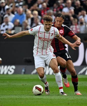19.09.2026, xjhx, Fussball 1.Bundesliga, Eintracht Frankfurt - SC Freiburg v.l. Maximilian Eggestein (SC Freiburg), Younes Ebnoutalib (Eintracht Frankfurt) (DFL DFB REGULATIONS PROHIBIT ANY USE OF PHOTOGRAPHS as IMAGE SEQUENCES and or QUASI-VIDEO) Frankfurt am Main
