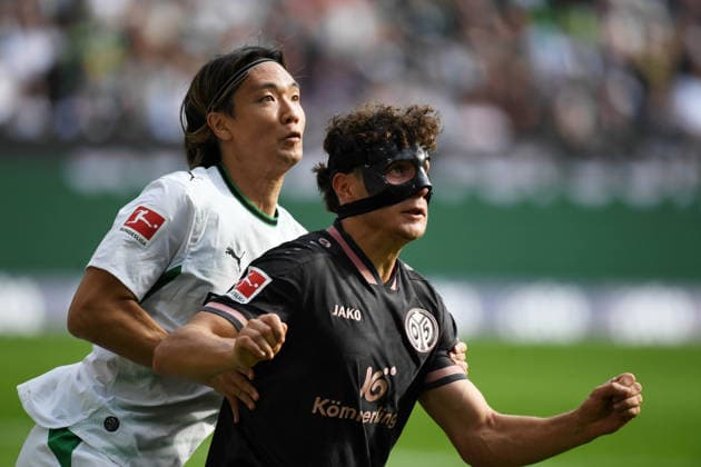 19.09.2026, xophax, Fussball 1.Bundesliga.DFL.Fußball. Bor.Mönchengladbach gegen 1.FSV Mainz 05. V.l.n.rechts : Kou Itakura ( Mönchengladbach) und Fabio Gruber ( Mainz 05 ) (DFL DFB REGULATIONS PROHIBIT ANY USE OF PHOTOGRAPHS as IMAGE SEQUENCES and or QUASI-VIDEO) Mönchengladbach