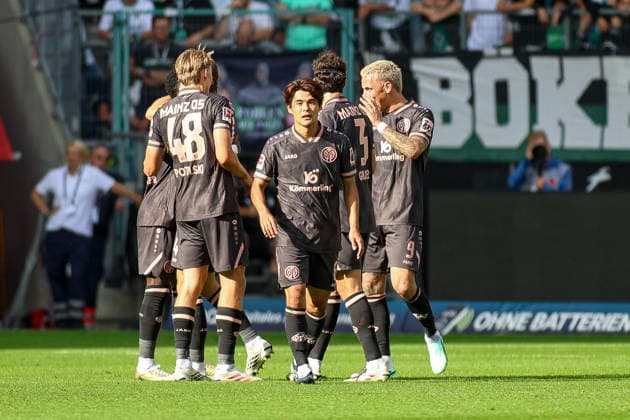 19.09.2026, GER, Fussball, Herren, Bundesliga , 1. Bundesliga, Saison 2026 2027, VfL Borussia Mönchengladbach - FSV Mainz 05 Sheraldo Becker (M05) Torjubel, jubelt mit seiner Mannschaft nach dem Treffer zum 1:2 Copyright: xSvenxHanischx
