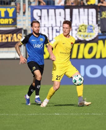 19.09.2026, Fussball, Herren, 3. Liga, Saison 2026 2027, 1. FC Saarbrücken - SG Sonnenhof Großaspach, Niko Bretschneider (1. FC Saarbruecken) Loris Maier (SG Sonnenhof Großaspach) Saarbrücken Ludwigsparkstadion Saarland Deutschland Copyright: xFabianxKleerx