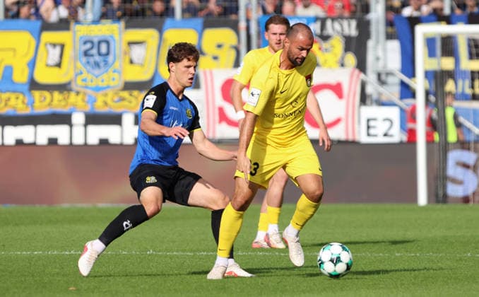 19.09.2026, Fussball, Herren, 3. Liga, Saison 2026 2027, 1. FC Saarbrücken - SG Sonnenhof Großaspach, Daniel Gleiber (1. FC Saarbruecken) Fabian Eisele (SG Sonnenhof Großaspach) Saarbrücken Ludwigsparkstadion Saarland Deutschland Copyright: xFabianxKleerx
