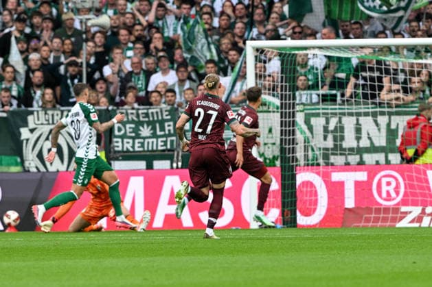 1. Bundesliga: SV Werder Bremen - FC Augsburg am 19.09.2026 im Weserstadion in Bremen Tor zum 0:1. Torschuetze Torschütze Robin Fellhauer (Augsburg) mit dem Treffer zum 0:1.