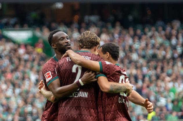 Deutschland: Fussball 1. Bundesliga, 4. Spieltag 2026 2027, Werder Bremen - FC Augsburg am 19.09.2026 in Bremen (Weserstadion): Tor zum 0:2 Calvin Brackelmann (FC Augsburg, 2) Jubel, Freude, Torjubel, Emotionen Copyright: xSvenxHeidmannx