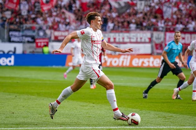 Deutschland: Fussball Bundesliga 2026 - 2027, 4. Spieltag - Eintracht Frankfurt vs SC Freiburg - Deutsche-Bank-Park (Frankfurt): Maximilian Eggestein (SC Freiburg, 8) am Ball Copyright: xJOERANxSTEINSIEKx
