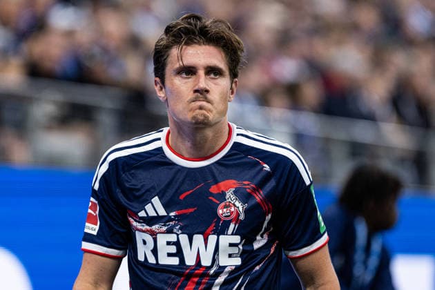 1. Fußball Bundesliga: Hamburger SV - 1. FC Köln; 19.09.2026 Alessio Castro-Montes (1. FC Köln, 17) verlässt traurig Spielfeld. 1. Fußball Bundesliga 4. Spieltag: Hamburger SV - 1. FC Köln; Volksparkstadion, Hamburg; 19.09.2026 DFL regulations prohibit any use of photographs as image sequences and or quasi video. Copyright: xBEAUTIFULxSPORTS Buriakovx