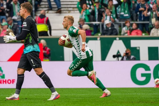 Tor zum 1:2 durch Marco Grüll (Werder Bremen, 17), Emotionen, Deutschland: Fussball, Bundesliga, Saison 2026 27, 4. Spieltag, 19.09.2026, Werder Bremen vs FC Augsburg, Weserstadion (Bremen) Copyright: xLeonxFrickx