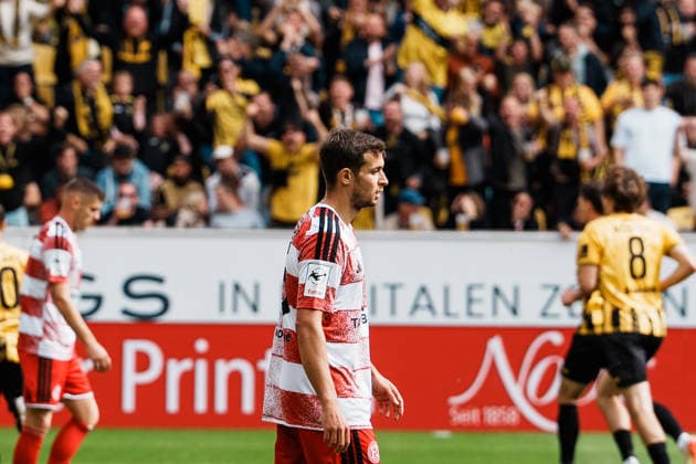 Deutschland: Fussball 3. Liga 2026 - 2027, 7. Spieltag - Alemannia Aachen vs Fortuna Düsseldorf - Tivoli (Aachen): Tim Oberdorf (Fortuna Düsseldorf, 15) Enttäuschung, Gegentor, Frust, Ärger, Emotionen Copyright: xThiemoxRudolphx