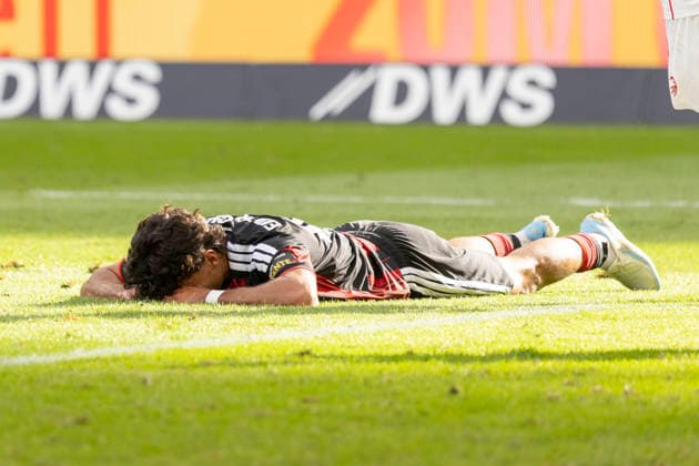 1. Fussball Bundesliga: Eintracht Frankfurt - SC Freiburg, 19.09.2026 Can Uzun (Eintracht Frankfurt 42) nach einer vergeben Torchance am Boden, Eintracht Frankfurt - SC Freiburg, Frankfurt, Deutsche Bank Park, 19.9.2026 Copyright: xBEAUTIFULxSPORTS Gawlikx