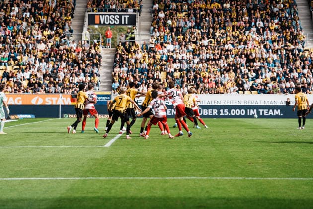Deutschland: Fussball 3. Liga 2026 - 2027, 7. Spieltag - Alemannia Aachen vs Fortuna Düsseldorf - Tivoli (Aachen): Fortuna hoher Ball, Standard, Rückstand, ohne Erfolg Copyright: xThiemoxRudolphx