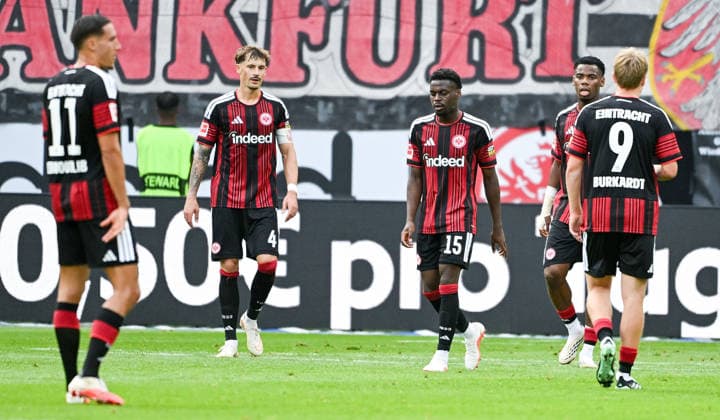 19.09.2026, xpsx, Fussball 1.Bundesliga, Eintracht Frankfurt - SC Freiburg v.l. enttäuschung frankfurt Robin Koch (Eintracht Frankfurt), Noel Aseko (Eintracht Frankfurt), Jonathan Jonny Burkardt (Eintracht Frankfurt) (DFL DFB REGULATIONS PROHIBIT ANY USE OF PHOTOGRAPHS as IMAGE SEQUENCES and or QUASI-VIDEO) emspor Frankfurt