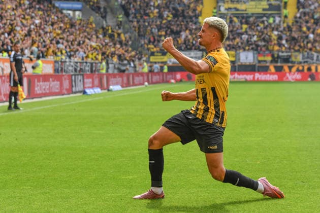 Lukas Scepanik (Alemannia Aachen, 7) jubelt über sein Tor zum 1:0, Jubel, Torjubel, Torerfolg, celebrate the goal, goal, celebration, Jubel ueber das Tor, optimistisch, Action, Aktion , 19.09.2026, Aachen (Deutschland), Fussball, 3. Liga, TSV Alemannia Aachen - Fortuna Düsseldorf, Fussball, 3. Liga, TSV Alemannia Aachen - Fortuna Düsseldorf, DFB DFL REGULATIONS PROHIBIT ANY USE OF PHOTOGRAPHS AS IMAGE SEQUENCES AND OR QUASI-VIDEO.
