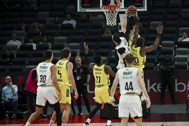 Fenerbahce Tarfin v Dubai Basketball - EuroLeague Basketball SuperCup ABU DHABI, UNITED ARAB EMIRATES - SEPTEMBER 19: Players in action during the EuroLeague Basketball SuperCup third-place game between Dubai Basketball and Fenerbahce Tarfin at Etihad Arena in Abu Dhabi, United Arab Emirates, on September 19, 2026. Hassan al Raisi Anadolu Abu Dhabi United Arab Emirates. Editorial use only. Please get in touch for any other usage.  Copyright: x2026xAnadoluxHassanxalxRaisix