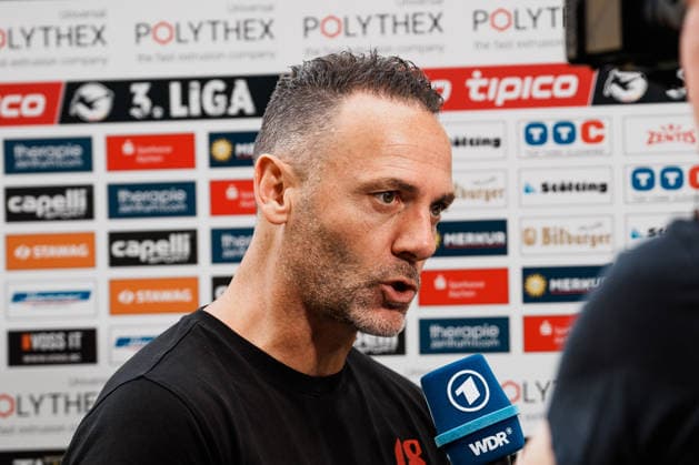 Deutschland: Fussball 3. Liga 2026 - 2027, 7. Spieltag - Alemannia Aachen vs Fortuna Düsseldorf - Tivoli (Aachen): Alexander Ende (Trainer Fortuna Düsseldorf) nach Niederlage im Interview, ARD, WDR, Analyse, Porträt Copyright: xThiemoxRudolphx
