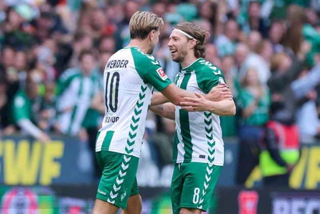 Mitchell Weiser (Werder Bremen) bejubelt seinen Treffer zum 3:2 mit Niclas Fuellkrug (Werder Bremen) waehrend des spiels der 1. Bundesliga zwischen SV Werder Bremen und FC Augsburg, Weserstadion am 19. September 2026 in Bremen, Deutschland. (Foto von Marco Steinbrenner DeFodi Images) +++ Mitchell Weiser (Werder Bremen) celebrates after scoring his teams third Goal with Niclas Fuellkrug (Werder Bremen) during the Bundesliga match between SV Werder Bremen and FC Augsburg at Weserstadion on September 19, 2026 in Bremen, Germany. (Photo by Marco Steinbrenner DeFodi Images) DFB DFL REGULATIONS PROHIBIT ANY USE OF PHOTOGRAPHS AS IMAGE SEQUENCES AND OR QUASI-VIDEO. (Photo by Marco Steinbrenner DeFodi Images) -