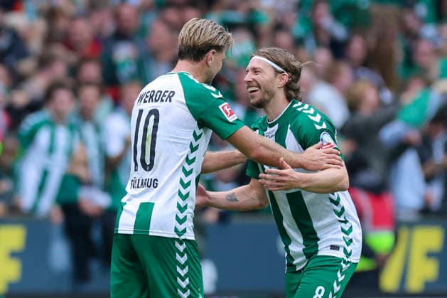 Mitchell Weiser (Werder Bremen) bejubelt seinen Treffer zum 3:2 mit Niclas Fuellkrug (Werder Bremen) waehrend des spiels der 1. Bundesliga zwischen SV Werder Bremen und FC Augsburg, Weserstadion am 19. September 2026 in Bremen, Deutschland. (Foto von Marco Steinbrenner DeFodi Images) +++ Mitchell Weiser (Werder Bremen) celebrates after scoring his teams third Goal with Niclas Fuellkrug (Werder Bremen) during the Bundesliga match between SV Werder Bremen and FC Augsburg at Weserstadion on September 19, 2026 in Bremen, Germany. (Photo by Marco Steinbrenner DeFodi Images) DFB DFL REGULATIONS PROHIBIT ANY USE OF PHOTOGRAPHS AS IMAGE SEQUENCES AND OR QUASI-VIDEO. (Photo by Marco Steinbrenner DeFodi Images) -