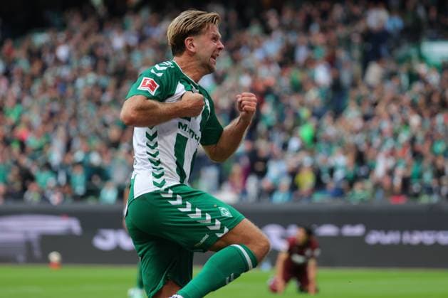 19.09.26, GER, Fussball, 1.FBL Männer, 4. Spieltag, Saison2026 2027, SV Werder Bremen vs. FC Augsburg Torjubel Jubel. Torschütze Torschuetze Niclas Füllkrug Niclas Fuellkrug (SV Werder Bremen 10) jubelt ueber das Tor zum 2:2 Bremen Weserstadion Bremen Germany Copyright: xnordphotoxGmbHx xTauchnitzx