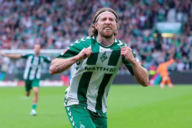 Mitchell Weiser (Werder Bremen) bejubelt seinen Treffer zum 3:2 waehrend des spiels der 1. Bundesliga zwischen SV Werder Bremen und FC Augsburg, Weserstadion am 19. September 2026 in Bremen, Deutschland. (Foto von Marco Steinbrenner DeFodi Images) +++ Mitchell Weiser (Werder Bremen) celebrates after scoring his teams third Goal during the Bundesliga match between SV Werder Bremen and FC Augsburg at Weserstadion on September 19, 2026 in Bremen, Germany. (Photo by Marco Steinbrenner DeFodi Images) DFB DFL REGULATIONS PROHIBIT ANY USE OF PHOTOGRAPHS AS IMAGE SEQUENCES AND OR QUASI-VIDEO. (Photo by Marco Steinbrenner DeFodi Images) -