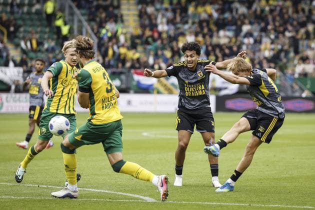 THE HAGUE - (lr) Pascal Mulder of ADO Den Haag, Sami Bouhoudane of SC Cambuur and Fabian Kvam of SC Cambuur score the 0-1 during the Dutch Eredivisie match between ADO Den Haag and SC Cambuur at the WerkTalent Stadion on September 19, 2026 in The Hague, the Netherlands. MAURICE VAN STEEN ANP Eredivisie 2026 27 xVIxANPxSportx xxANPxIVx 569262541 originalFilename: 569262541.jpg