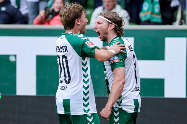 Mitchell Weiser (Werder Bremen) bejubelt seinen Treffer zum 3:2 mit Ivan San Jose Cantalejo Chuki (Werder Bremen) waehrend des spiels der 1. Bundesliga zwischen SV Werder Bremen und FC Augsburg, Weserstadion am 19. September 2026 in Bremen, Deutschland. (Foto von Marco Steinbrenner DeFodi Images) +++ Mitchell Weiser (Werder Bremen) celebrates after scoring his teams third Goal with Ivan San Jose Cantalejo Chuki (Werder Bremen) during the Bundesliga match between SV Werder Bremen and FC Augsburg at Weserstadion on September 19, 2026 in Bremen, Germany. (Photo by Marco Steinbrenner DeFodi Images) DFB DFL REGULATIONS PROHIBIT ANY USE OF PHOTOGRAPHS AS IMAGE SEQUENCES AND OR QUASI-VIDEO. (Photo by Marco Steinbrenner DeFodi Images) -