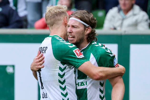 Mitchell Weiser (Werder Bremen) bejubelt seinen Treffer zum 3:2 mit Marco Gruell (Werder Bremen) waehrend des spiels der 1. Bundesliga zwischen SV Werder Bremen und FC Augsburg, Weserstadion am 19. September 2026 in Bremen, Deutschland. (Foto von Marco Steinbrenner DeFodi Images) +++ Mitchell Weiser (Werder Bremen) celebrates after scoring his teams third Goal with Marco Gruell (Werder Bremen) during the Bundesliga match between SV Werder Bremen and FC Augsburg at Weserstadion on September 19, 2026 in Bremen, Germany. (Photo by Marco Steinbrenner DeFodi Images) DFB DFL REGULATIONS PROHIBIT ANY USE OF PHOTOGRAPHS AS IMAGE SEQUENCES AND OR QUASI-VIDEO. (Photo by Marco Steinbrenner DeFodi Images) -