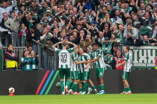 Deutschland: Fussball 1. Bundesliga, 4. Spieltag 2026 2027, Werder Bremen - FC Augsburg am 19.09.2026 in Bremen (Weserstadion): Tor zum 3:2 Mitchell Weiser (Werder Bremen, 8) Jubel, Freude, Torjubel, Emotionen Copyright: xSvenxHeidmannx