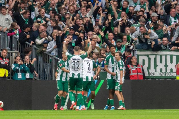 Deutschland: Fussball 1. Bundesliga, 4. Spieltag 2026 2027, Werder Bremen - FC Augsburg am 19.09.2026 in Bremen (Weserstadion): Tor zum 3:2 Mitchell Weiser (Werder Bremen, 8) Jubel, Freude, Torjubel, Emotionen Copyright: xSvenxHeidmannx