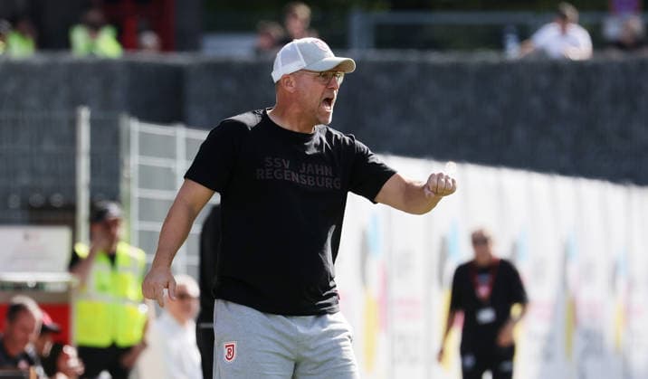 2026.09.19, Deutschland, Aspach Fußball VfB Stuttgart II vs. SSV Jahn Regensburg, Trainer Sascha Hildmann (Regensburg)