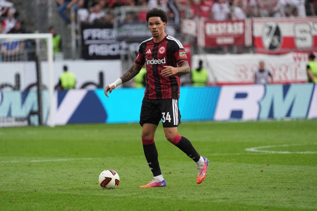 Nnamdi Collins (Eintracht Frankfurt) mit seinem ersten Einsatz nach Verletzung - 19.09.2026 Bundesliga, Saison 26 27: Eintracht Frankfurt vs. SC Freiburg, Deutsche Bank Park, 4. Spieltag