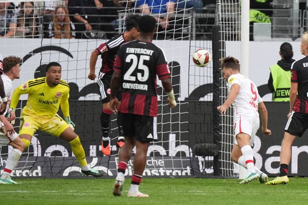 Riesenchance Lukas Höler (SC Freiburg, 9) - 19.09.2026 Bundesliga, Saison 26 27: Eintracht Frankfurt vs. SC Freiburg, Deutsche Bank Park, 4. Spieltag